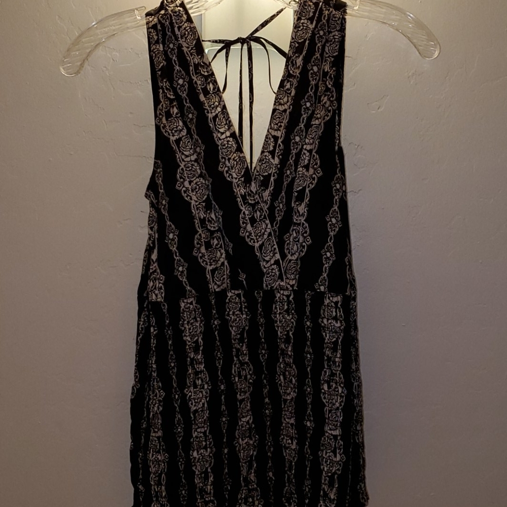 NWOT White House Black Market Double-V Top